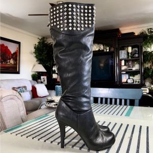 BCBGENERATION BLACK BOOTS SIZE 8